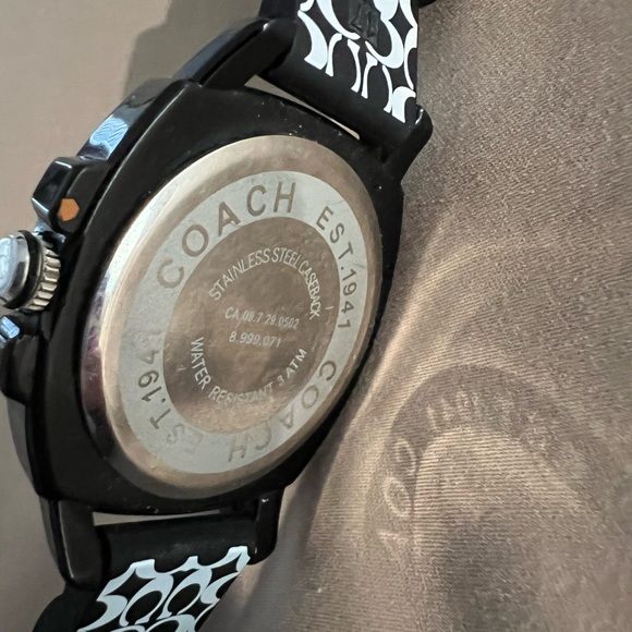 Coach Watch - Picture 4 of 4
